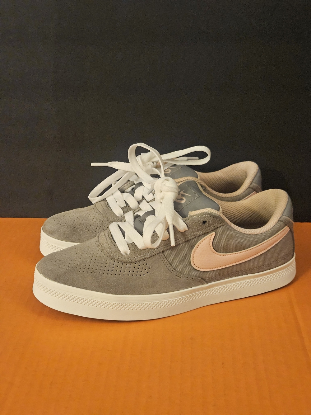 Nike 6.0 Low Top Suede Lace Up Sneakers Gray Pink White Kids US 5 EU 38.5